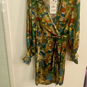 Brand new mini wrap dress from Zara!! so flattering